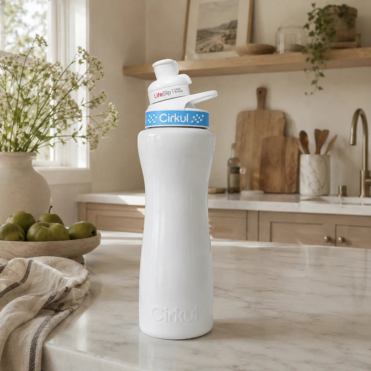 22oz. Stainless Steel Bottle & Comfort Grip Lid - US 4259